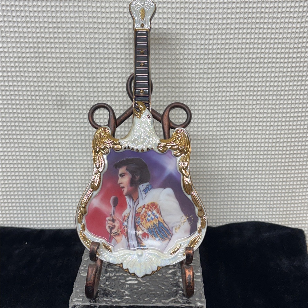 Elvis Presley commemorative plate
